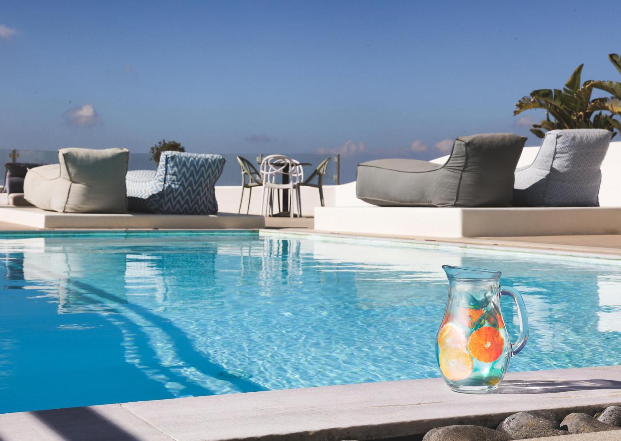 Amity Suites - Adults Only Fira  Ngoại thất bức ảnh